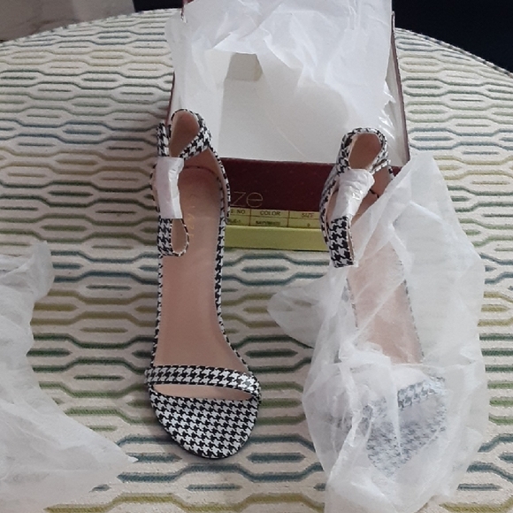 Glaze Shoes - Glaze Black and White Houndstooth Heels